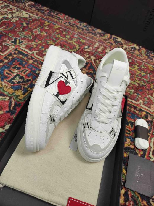 华伦天奴小白鞋-爱心 商品图2