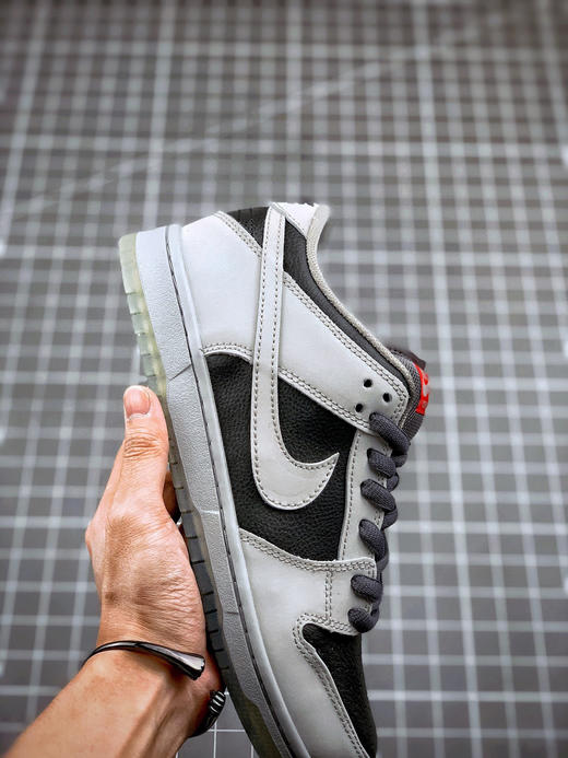 NK Dunk SB LOW Atlas 35MM
黑灰水晶 商品图8