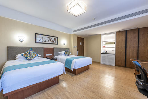 ★错峰大促★￥299起/连住2晚，周末不加价！【千岛湖中心湖区鱼街君亭酒店】享高级房+早餐+欢迎水果，坐拥7000㎡“千岛桃源”开启吸氧洗肺之旅！另有单晚含鱼头餐可选~有效期至2026年3月31日 商品图4