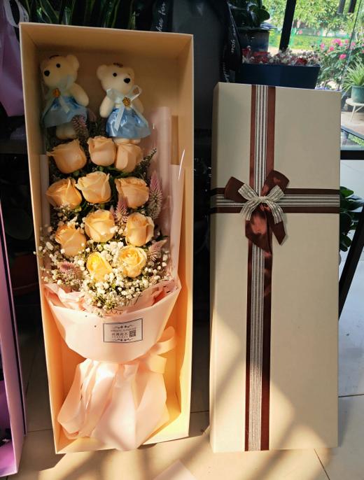 （仅限东莞区域）黄玫瑰礼盒11支 商品图0