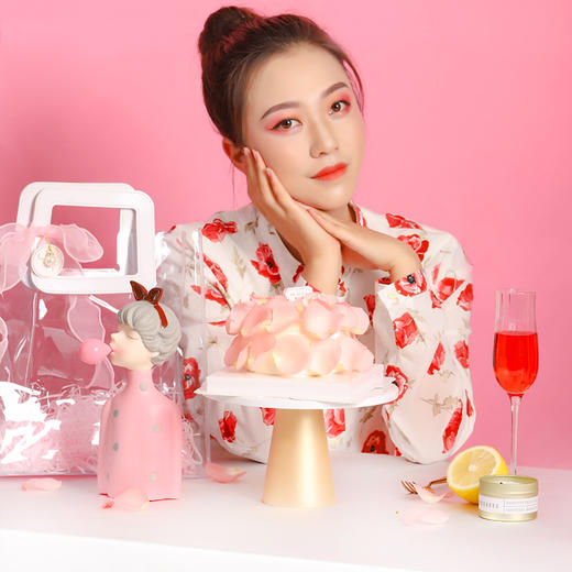 女王QUEEN生日蛋糕礼盒装(仅限3月6日-8日提货） 商品图1