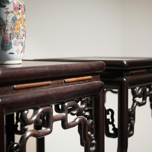 清代 红木如意卷草纹方形高花几（一对） 商品图1