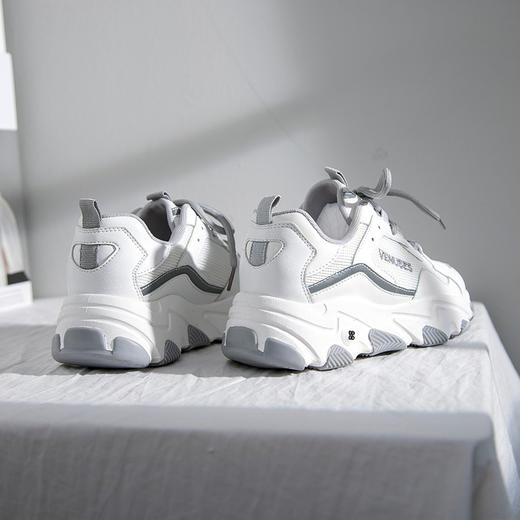 【颜值爆表 引爆街头】2021爆款潮流反光老爹鞋 飞织面料干爽内里亲肤贴足不闷脚 穿上百搭增高显腿长女鞋 商品图2