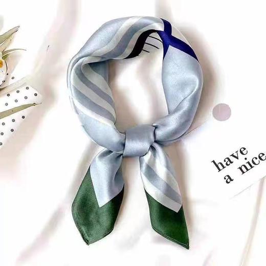 【内购不退换】【魔法丝巾】【一抹色彩 点亮整身搭配】【现货】臣禾【经典实用款】方巾好用又好看仿真丝锻面【多场合搭配用途】S211270330 商品图10