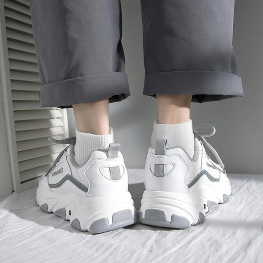 【颜值爆表 引爆街头】2021爆款潮流反光老爹鞋 飞织面料干爽内里亲肤贴足不闷脚 穿上百搭增高显腿长女鞋 商品图4