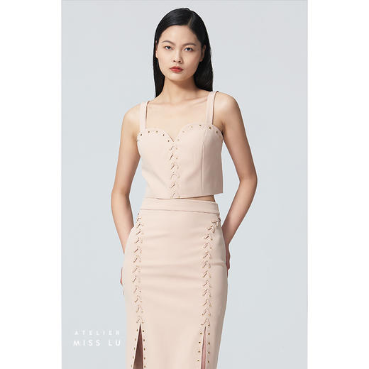 【桃乐茜的来信】爱心领气眼绑带设计吊带裸驼色短款上衣/00184 商品图1