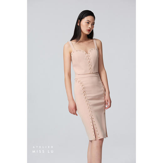 【桃乐茜的来信】爱心领气眼绑带设计吊带裸驼色短款上衣/00184 商品图3