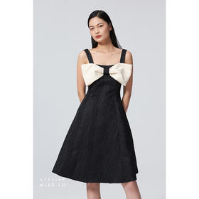 【海盐甜心】米白蝴蝶结立体肌理质感面料黑色及膝A字连衣裙/0000704
