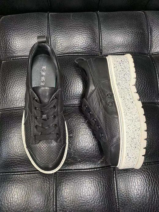 LFGJ 5903 冲孔休闲松糕鞋 商品图3