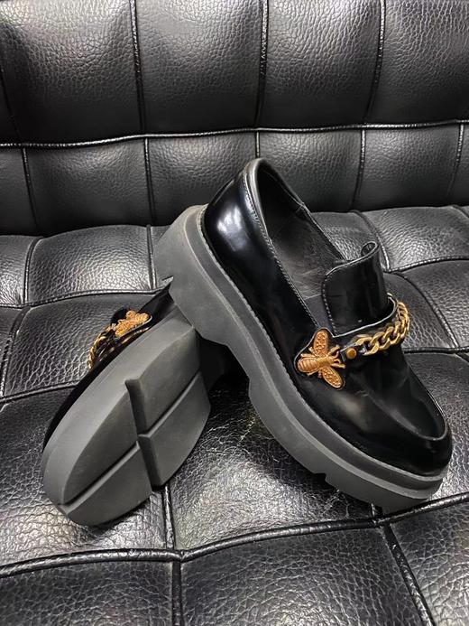 LFGJ 6104  小蜜蜂金属链条漆皮英伦风松糕鞋 商品图4