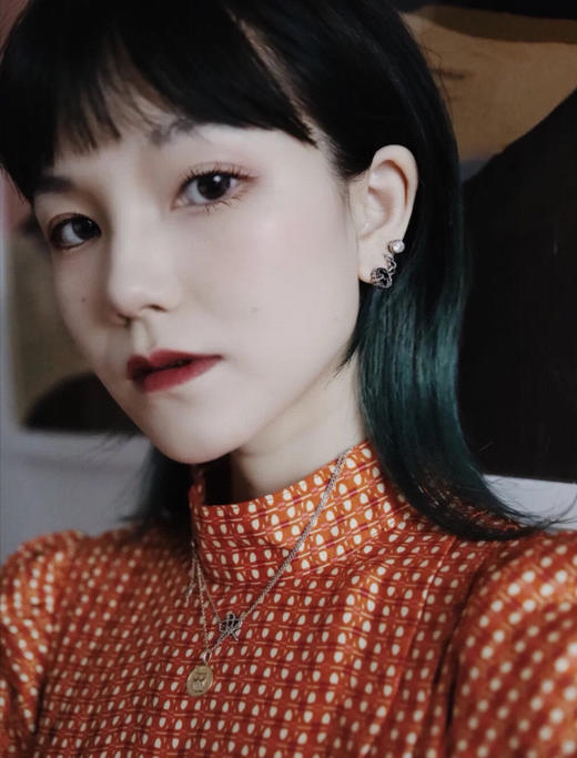 Gucci古驰仿古纯银雕花立体双G图案 耳钉 商品图7