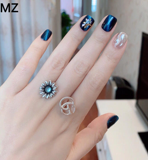 Gucci古驰不对称小雏菊耳钉 商品图6