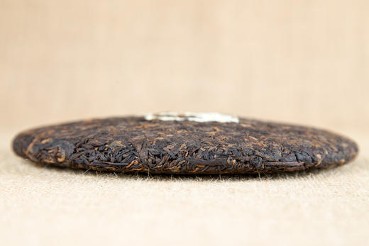 2017年和顺乔木圆茶熟茶1片(400克/片) 商品图5