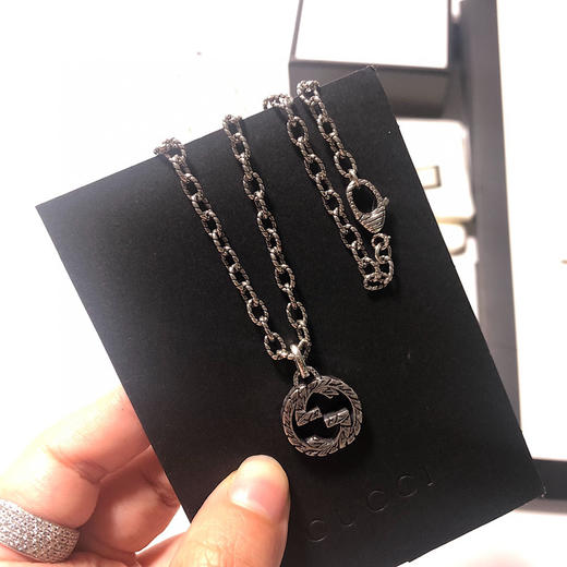 Gucci  Interlocking系列织纹做旧G款项链 商品图3