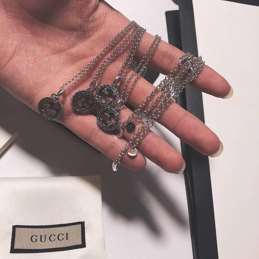 Gucci interlocking 系列g吊坠项链 商品图3