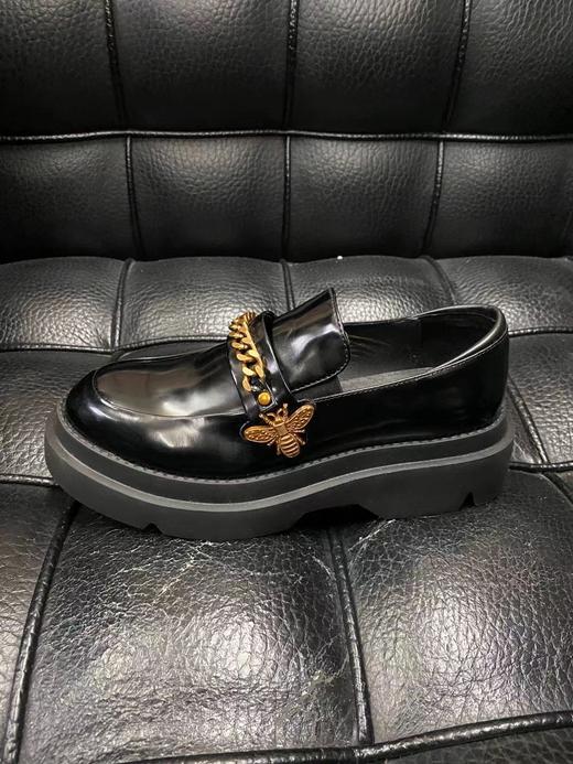 LFGJ 6104  小蜜蜂金属链条漆皮英伦风松糕鞋 商品图1