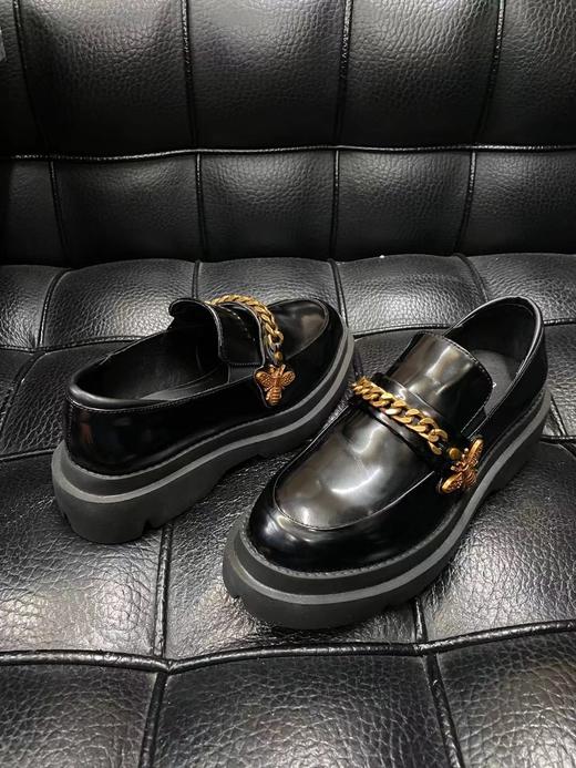 LFGJ 6104  小蜜蜂金属链条漆皮英伦风松糕鞋 商品图2