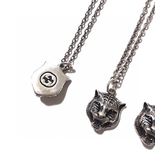 Gucci 做旧虎头银项链 商品图1