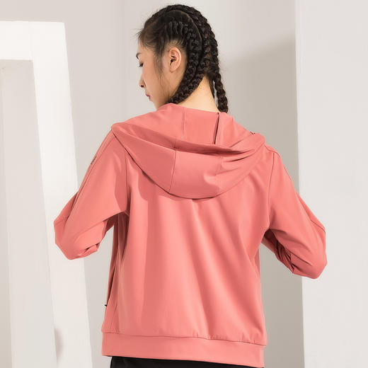 【线下同款 宽松版型 开衫设计】
赛琪女士运动卫衣171050 商品图3