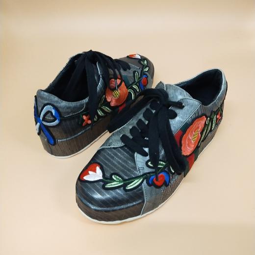 LFGJ  1108  时尚潮流刺绣板鞋 商品图9