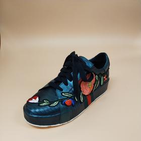 LFGJ  1108  时尚潮流刺绣板鞋