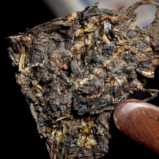 十年老生砖，每片250克，性价比超高，秒杀同级别属性茶。每片仅售38元，买10 送1,超级福利先抢先得！！！ 商品图4