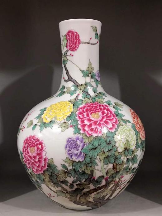 张洁：粉彩花开富贵天球瓶 商品图0