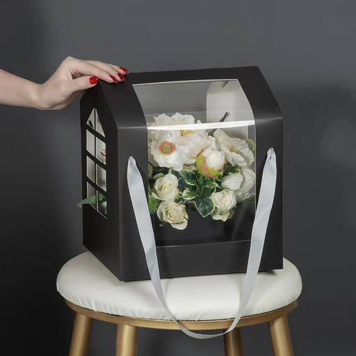 阳光小屋-韩式手提鲜花礼盒 商品图0