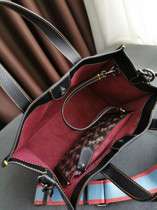 Coach蔻驰马车30号托特包-黑色条纹款 商品图7