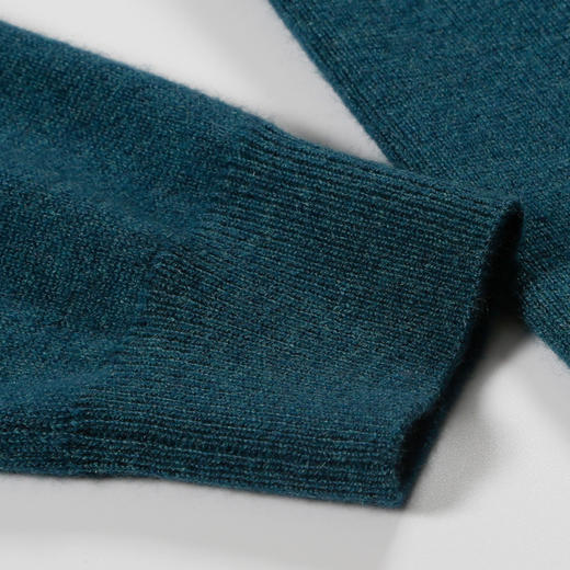 羊绒世家早春新品女士100%山羊绒衫基础款圆领打底针织毛衣 商品图9