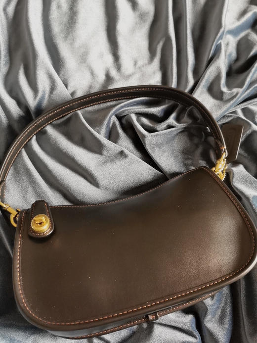 coach swinger全皮腋下麻将包4色 商品图4