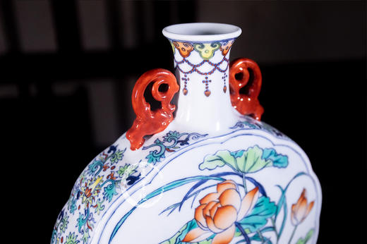 占剑文：斗彩开窗花鸟抱月瓶 商品图4