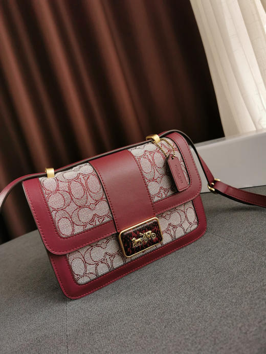 Coach Alie爱丽老花邮差包-酒红 商品图4