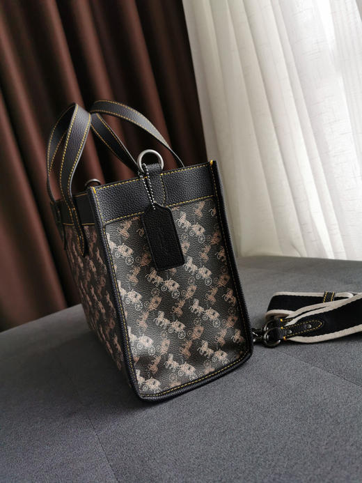 Coach蔻驰马车30号托特包-黑色 商品图5