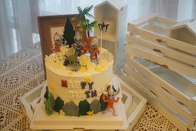 奥特曼和小恐龙