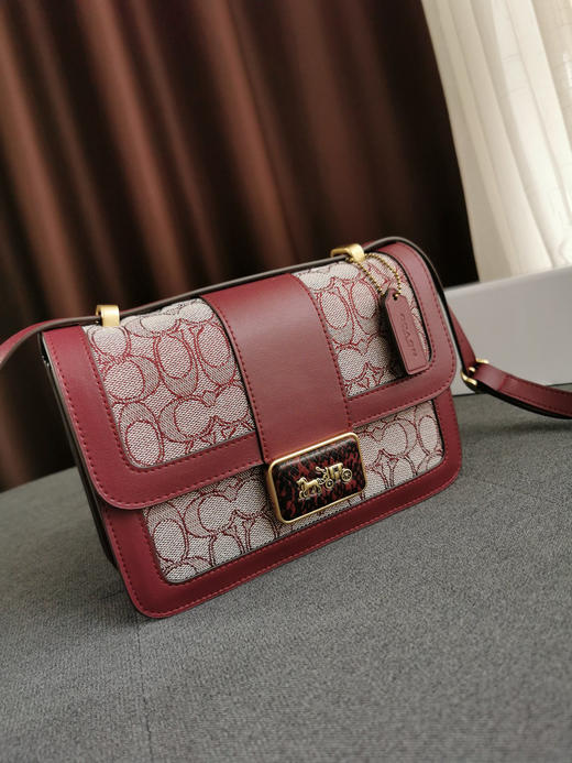 Coach Alie爱丽老花邮差包-酒红 商品图1