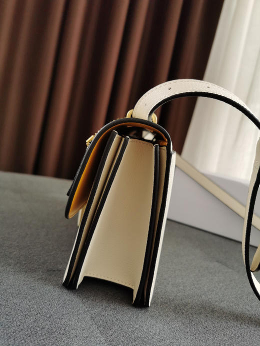 Coach Alie爱丽荔枝纹邮差包-白色 商品图5