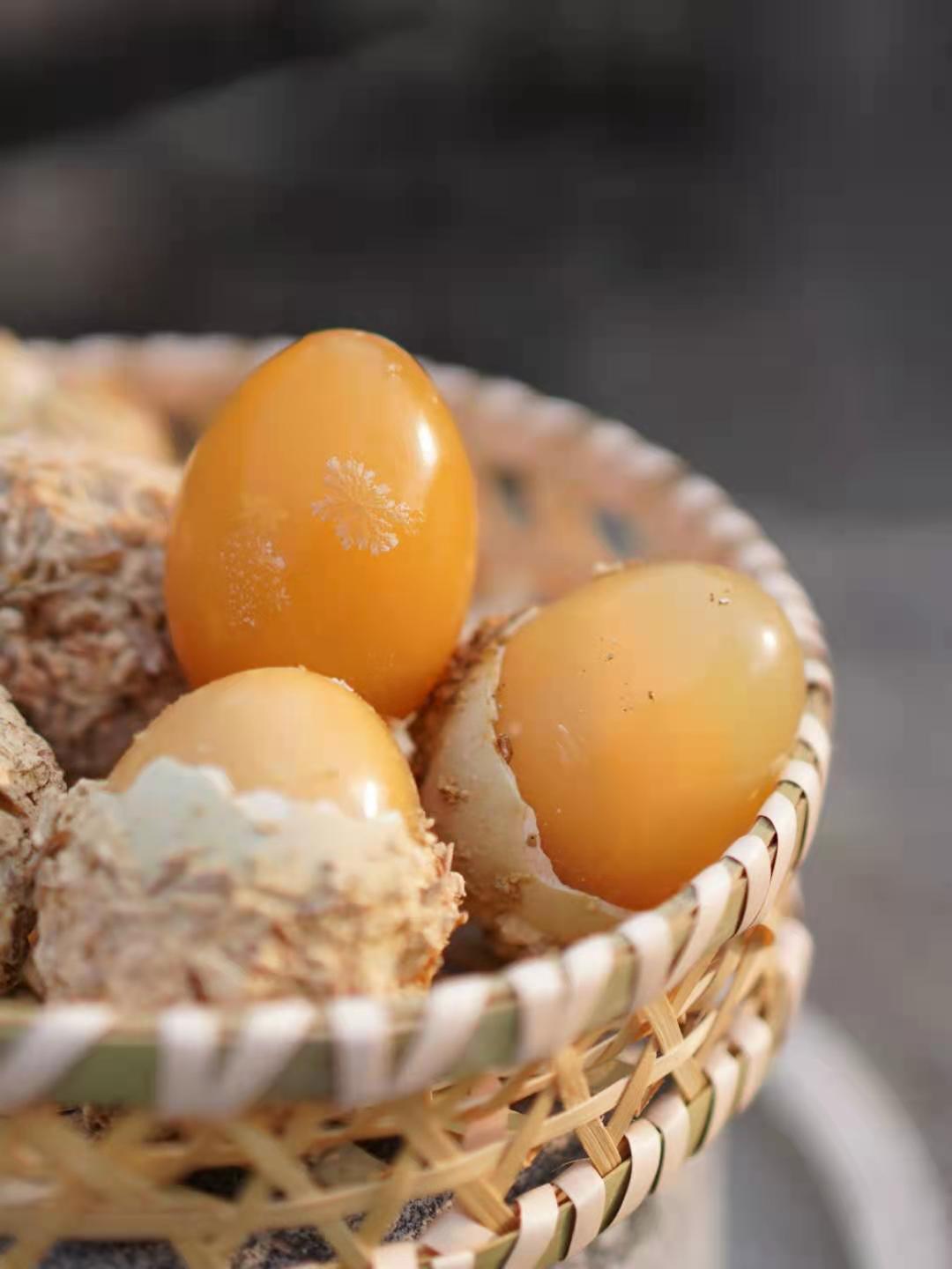 非遗手工传承黄金皮蛋 / 美味源自传承