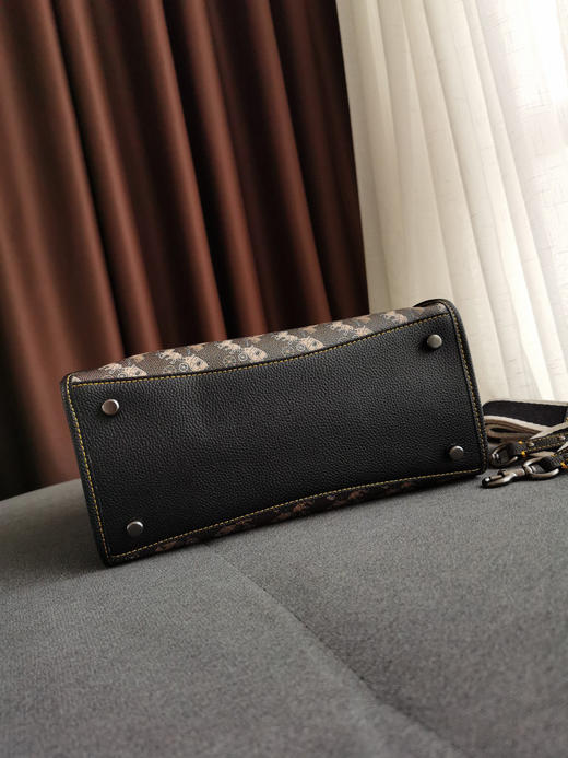 Coach蔻驰马车30号托特包-黑色 商品图7