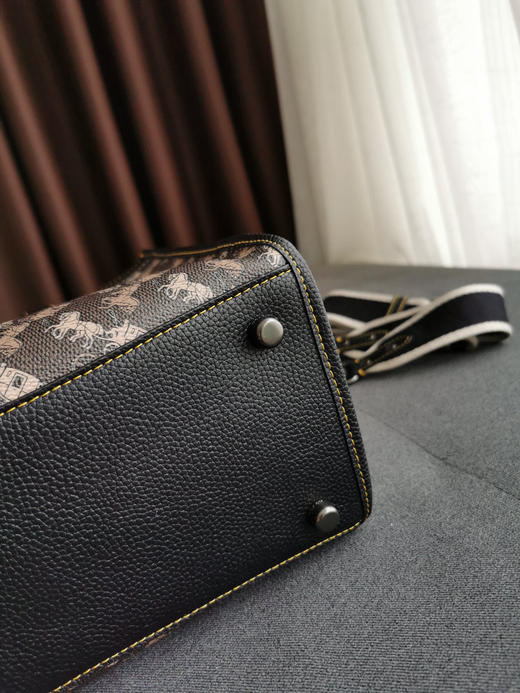 Coach蔻驰马车30号托特包-黑色 商品图4