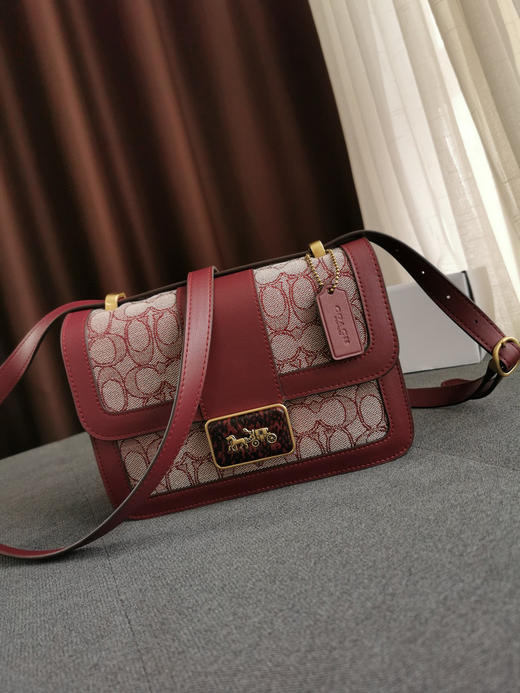 Coach Alie爱丽老花邮差包-酒红 商品图2