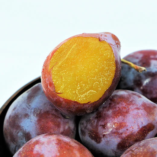 【哈尔滨同城配送】智利空运进口，多汁西梅3斤/5斤任选，后院品控，鲜甜多汁基地直邮 商品图0