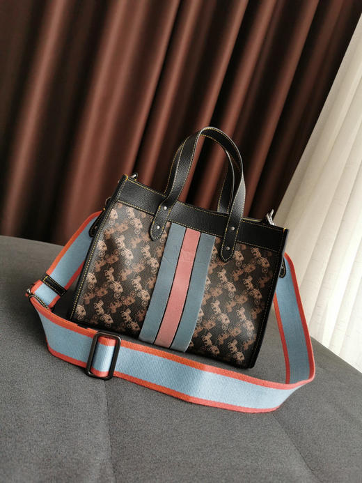Coach蔻驰马车30号托特包-黑色条纹款 商品图2