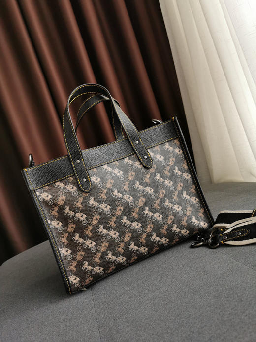 Coach蔻驰马车30号托特包-黑色 商品图3