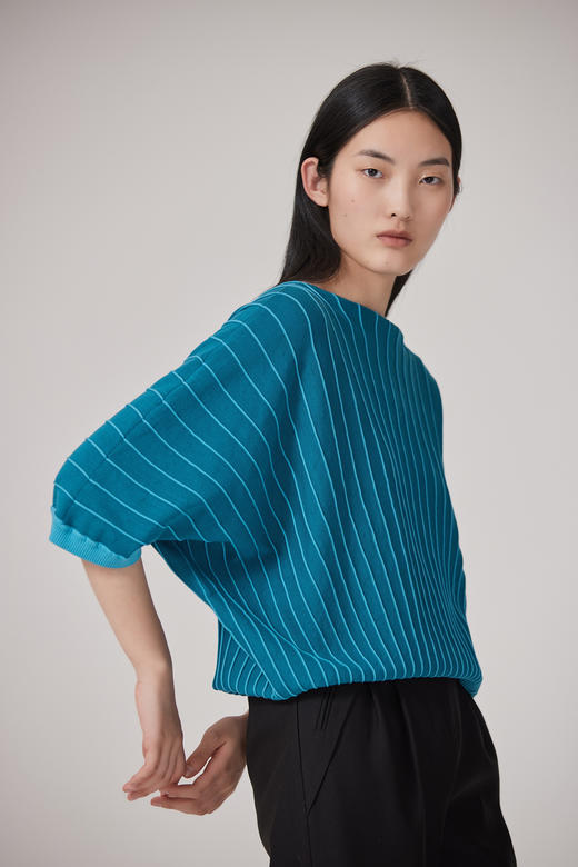  春夏 一字领针织百褶女套衫 SJS93W010N 商品图1