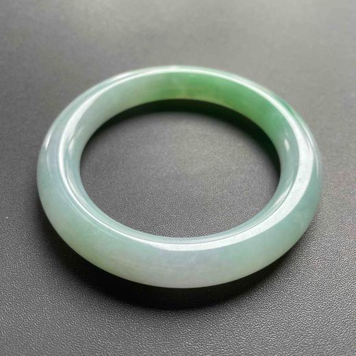 糯冰种阳绿圆条翡翠手镯55.5 55 商品图4