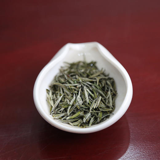 【宜昌助农馆】五峰白溢春御品贡芽240g  48g*5罐/盒 商品图2