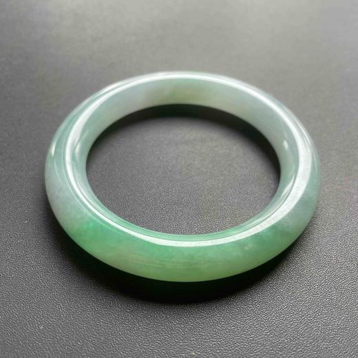 糯冰种阳绿圆条翡翠手镯55.5 55 商品图3