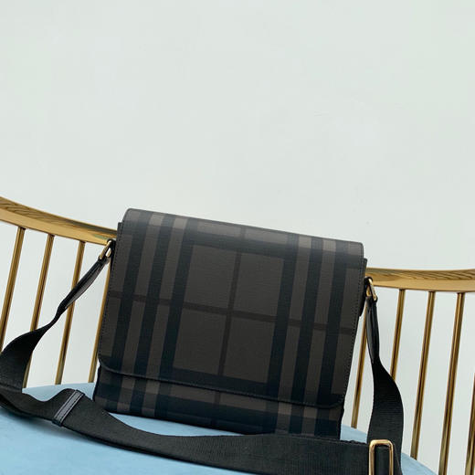 烟熏格纹男士邮差包 商品图0