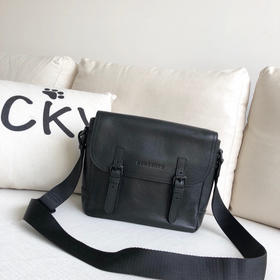 最新男士斜背包